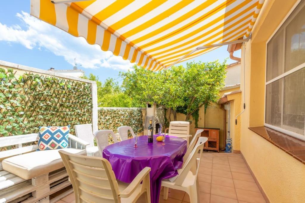 S46-Casa De Vacaciones Climatizada Con Piscina, En El Centro Junto Al Mar, Barbacoa Y Wiifi Empuriabrava Exterior foto