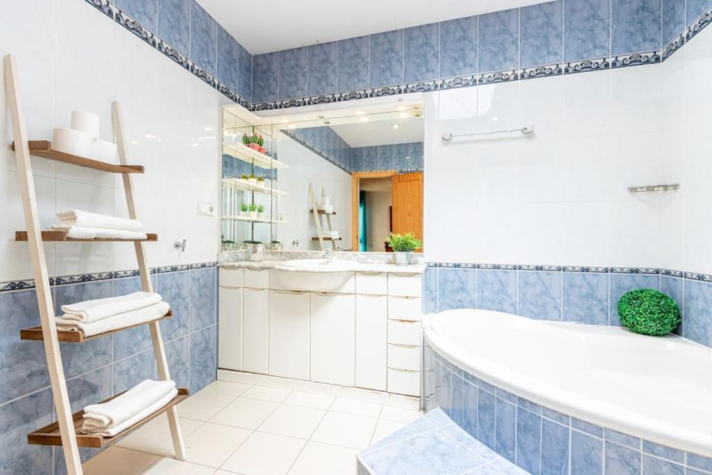 S46-Casa De Vacaciones Climatizada Con Piscina, En El Centro Junto Al Mar, Barbacoa Y Wiifi Empuriabrava Exterior foto