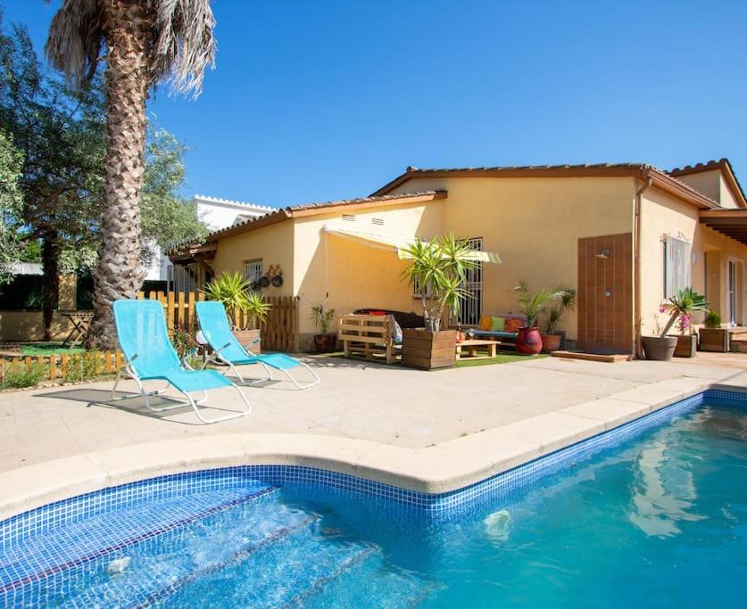 S46-Casa De Vacaciones Climatizada Con Piscina, En El Centro Junto Al Mar, Barbacoa Y Wiifi Empuriabrava Exterior foto