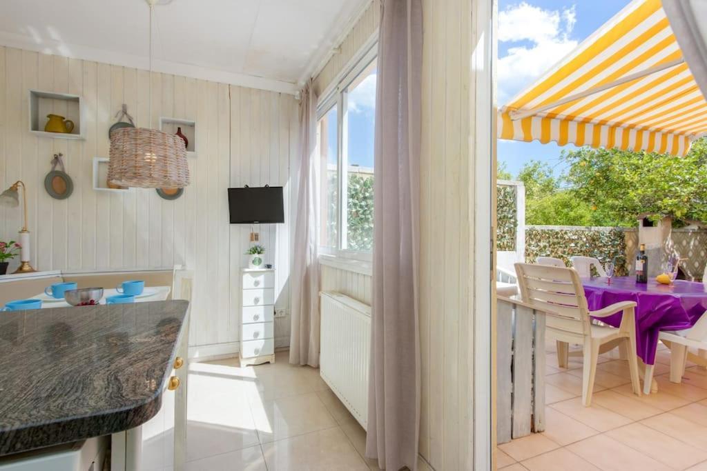 S46-Casa De Vacaciones Climatizada Con Piscina, En El Centro Junto Al Mar, Barbacoa Y Wiifi Empuriabrava Exterior foto